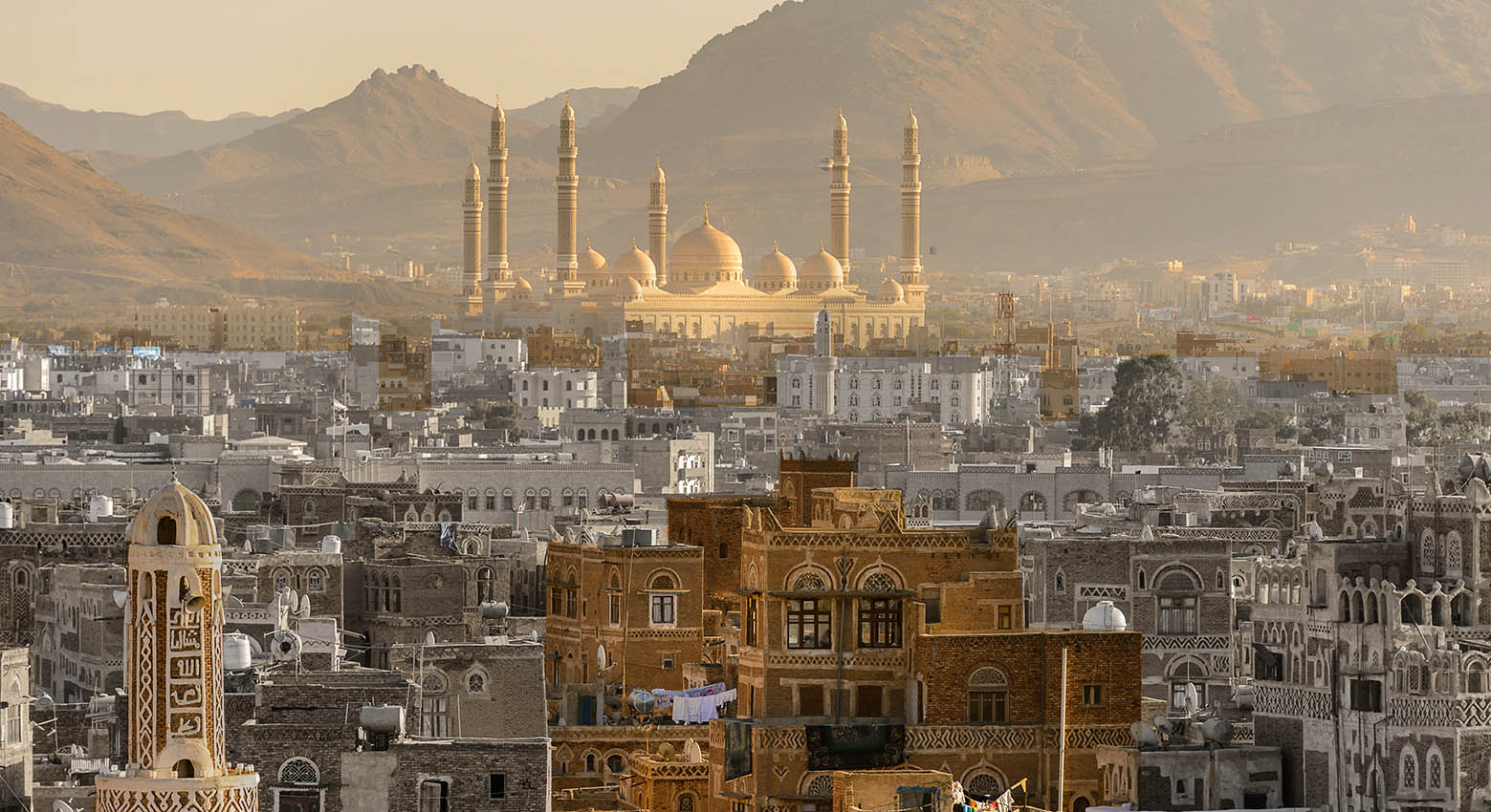 اليمن: تداعيات اللاحرب واللاسلم على الأوضاع الاجتماعية والاقتصادية